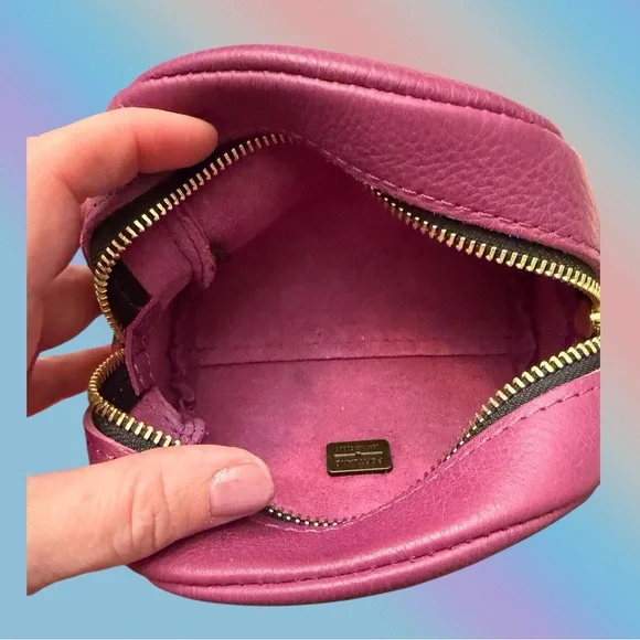 🦄 Portland Leather Wonder Pouch in Iris! - Picture 6 of 6